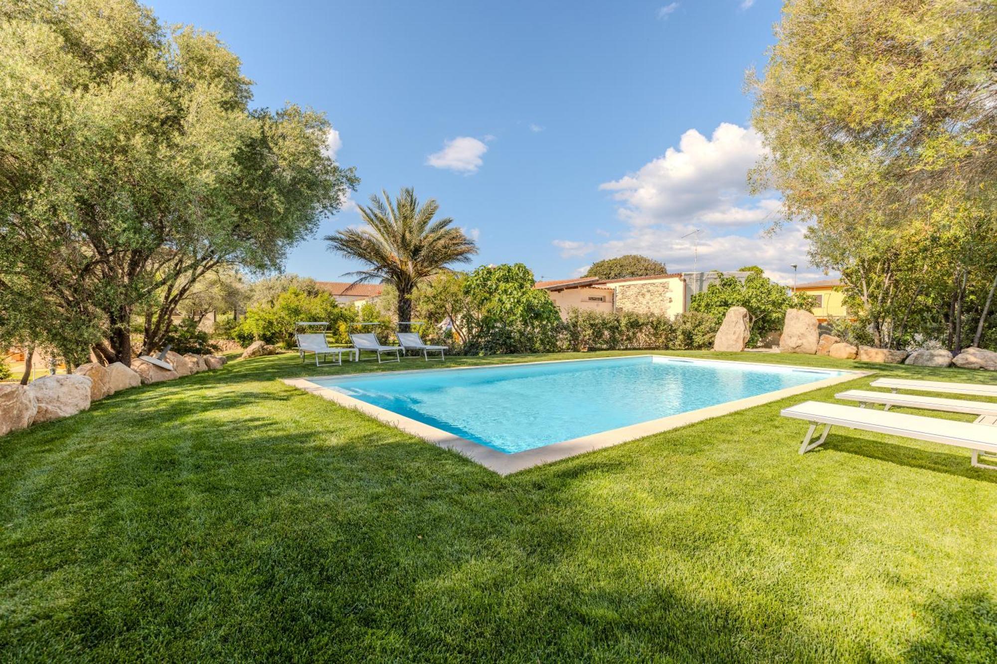شقة Stazzo San Teodoro La Quercia Piscina Condivisa المظهر الخارجي الصورة